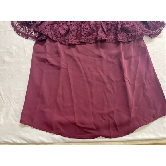 Womens Layered With Love Lace Burgundy Cold Shoulder High Round Neck Size M New - Picture 3 of 6